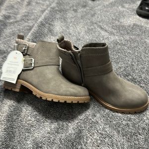 Little girls boots brand new